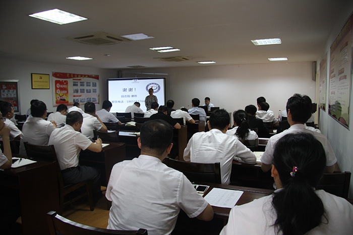 18.5.29银座汽车举办“国有企业职务犯罪预防”专题讲座.jpg 18.5.29银座汽车举办“国有企业职务犯罪预防”专题讲座.jpg